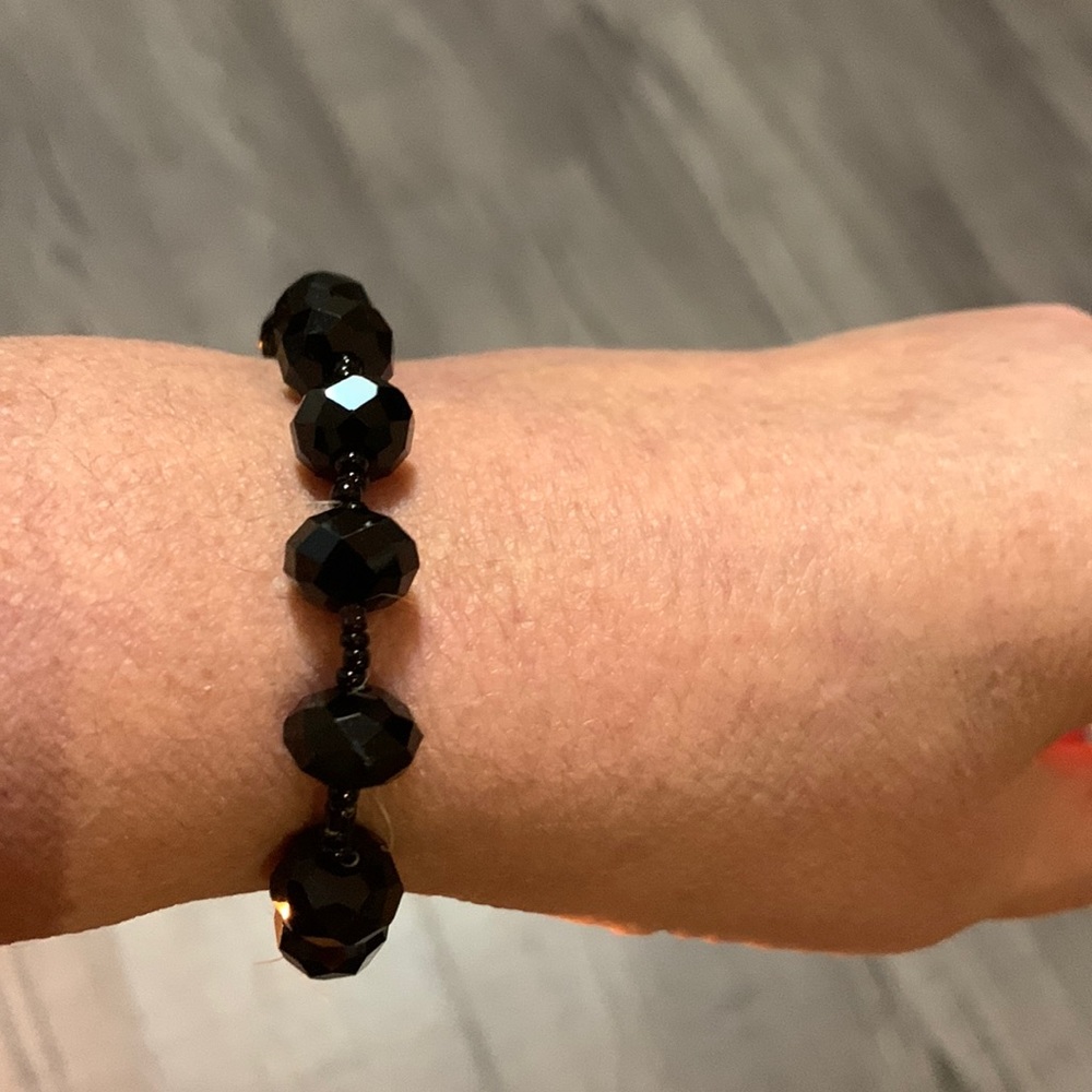 Beautiful sparkle on this black bracelet*